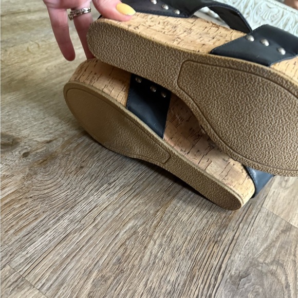 Rampage • Quandrey 2 Strap Wedge Sandals - Picture 10 of 10